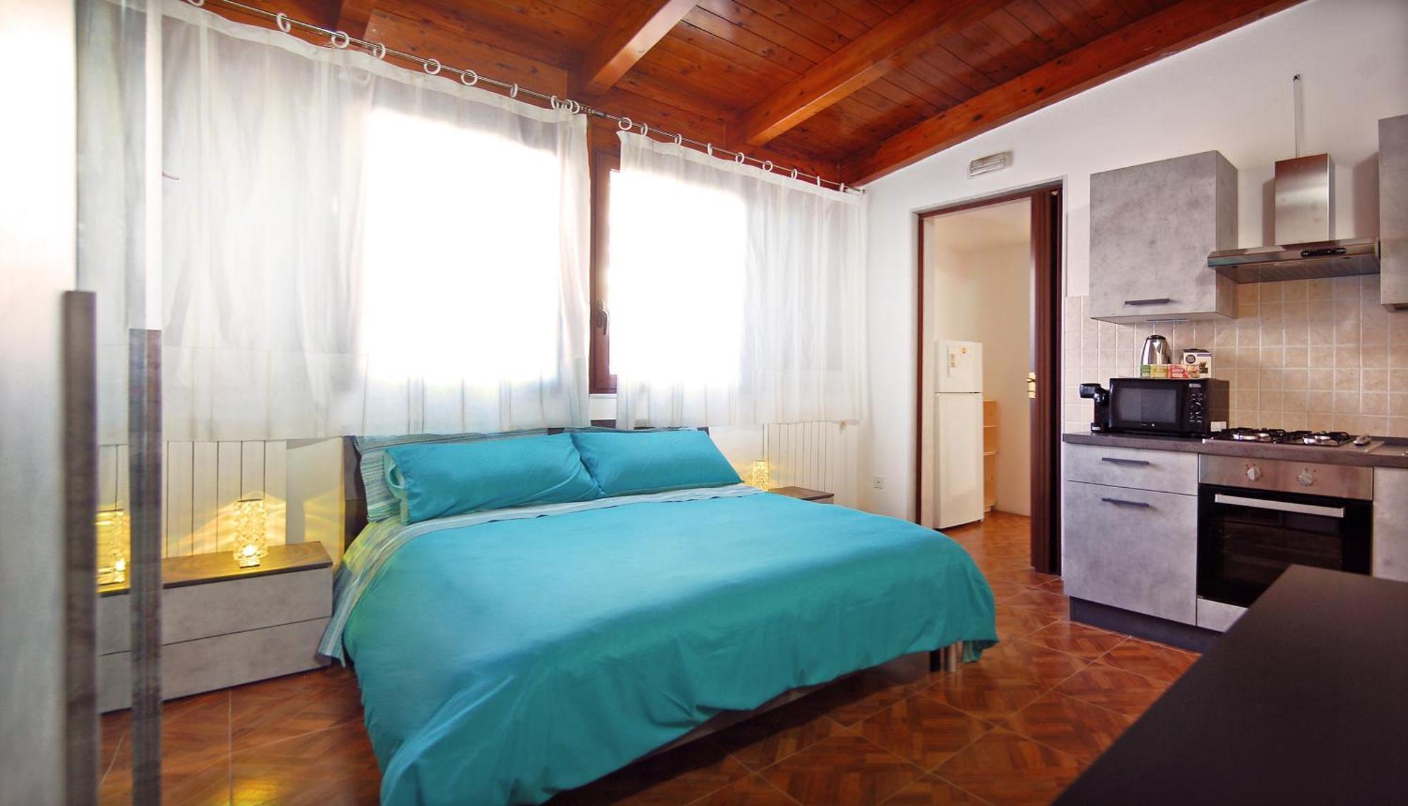 Sea Breeze Villa - Luna Apartment Bari Buitenkant foto