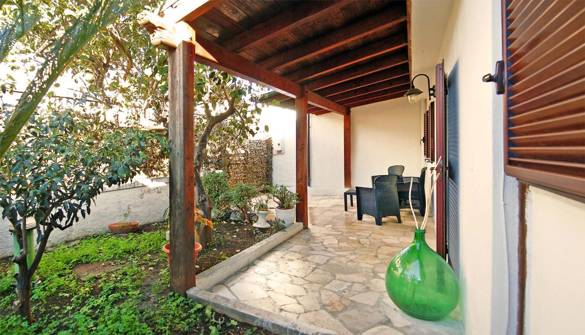 Sea Breeze Villa - Luna Apartment Bari Buitenkant foto