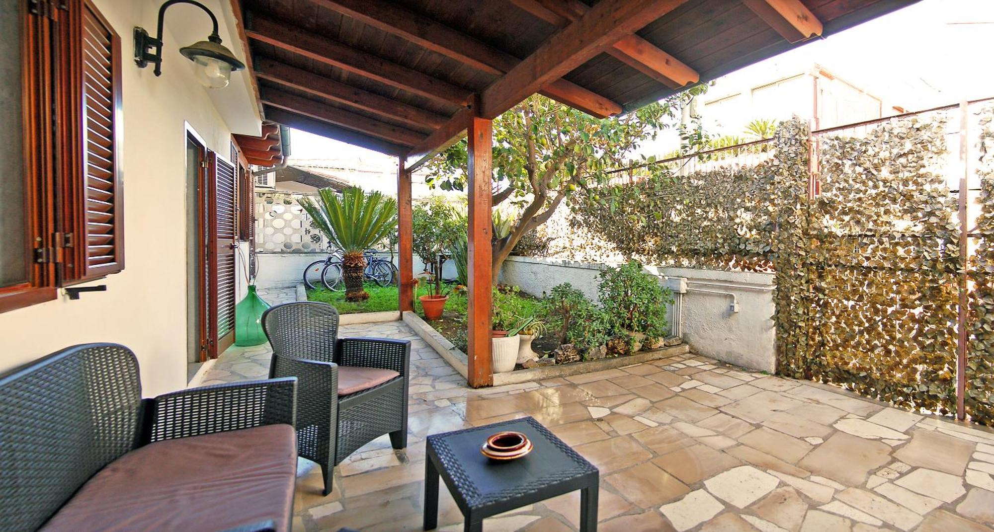 Sea Breeze Villa - Luna Apartment Bari Buitenkant foto